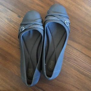 Bass size 9 grey womens flats
